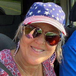 Meet your Posher, Evangela